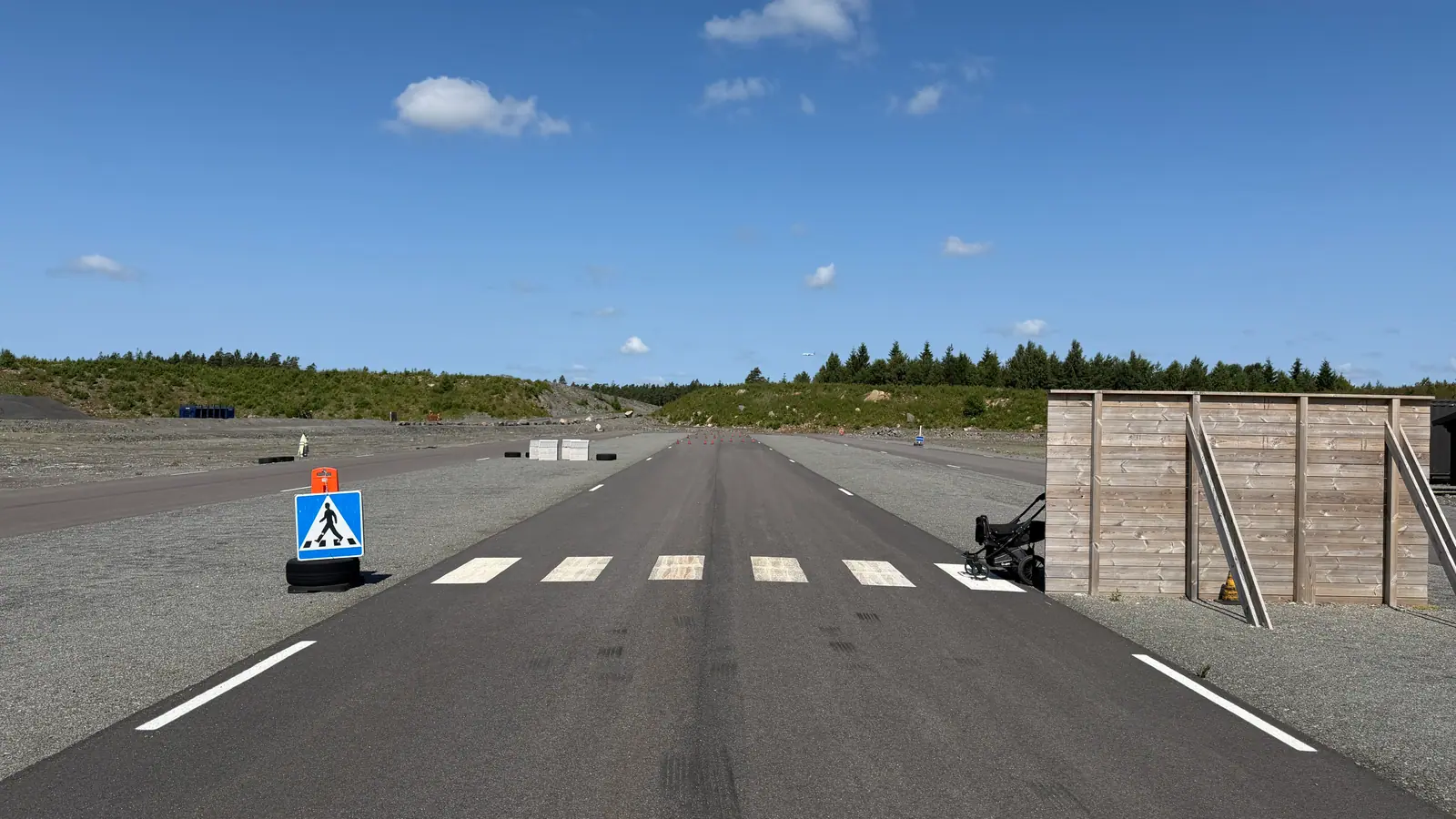 The pedestrian crossing on the training track in Landvetter