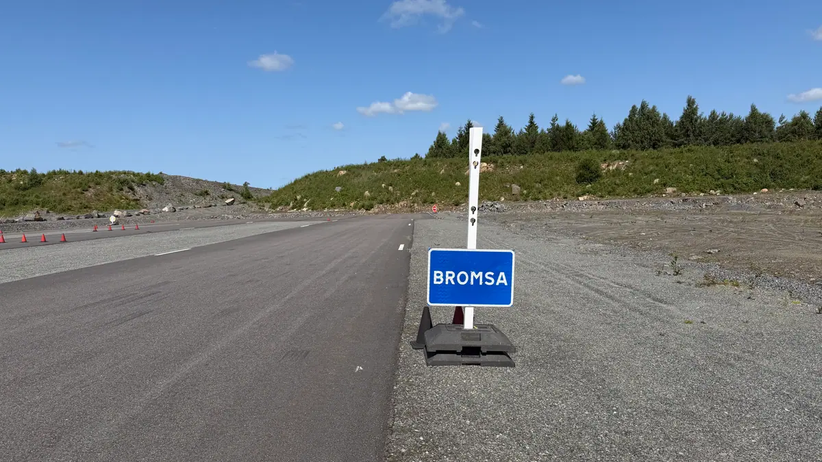 Skylten Bromsa på banan