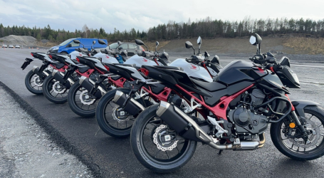 Flera motorcyklar